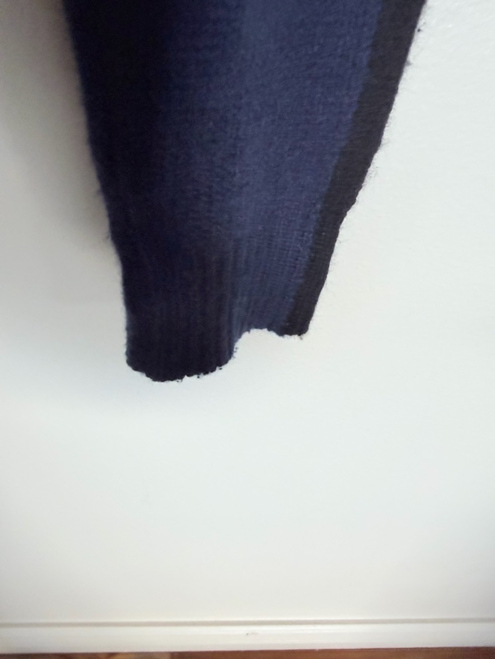 360 CASHMERE 100% Cashmere Blue Black Side Zipper Sweater Womens sz S - Picture 7 of 9